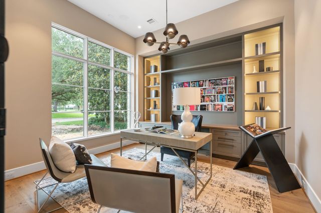 827 Rocky River Road, Houston, TX 77056