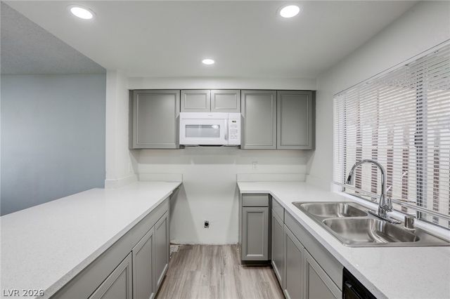 4770 Topaz Street 14, Las Vegas, NV 89121