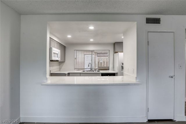 4770 Topaz Street 14, Las Vegas, NV 89121