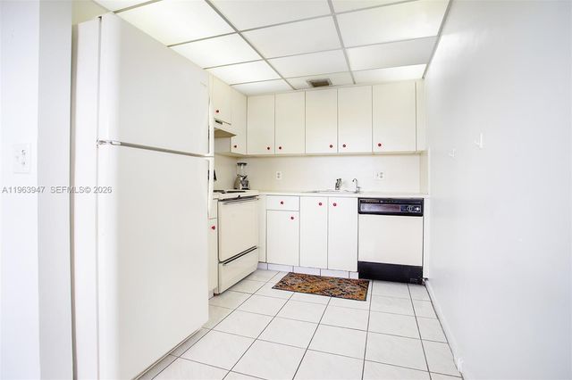 1301 SW 135th Terrace 413J, Pembroke Pines, FL 33027