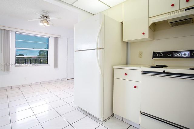 1301 SW 135th Terrace 413J, Pembroke Pines, FL 33027