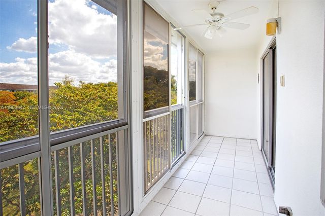 1301 SW 135th Terrace 413J, Pembroke Pines, FL 33027