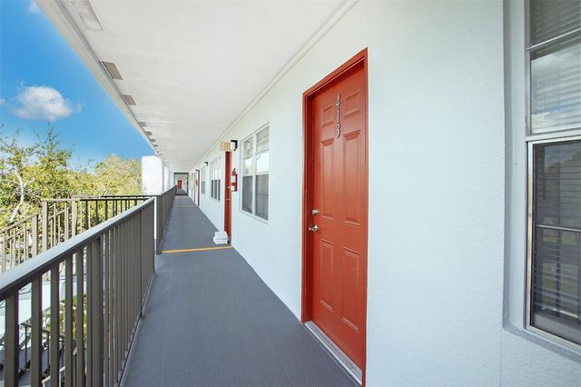 1301 SW 135th Terrace 413J, Pembroke Pines, FL 33027