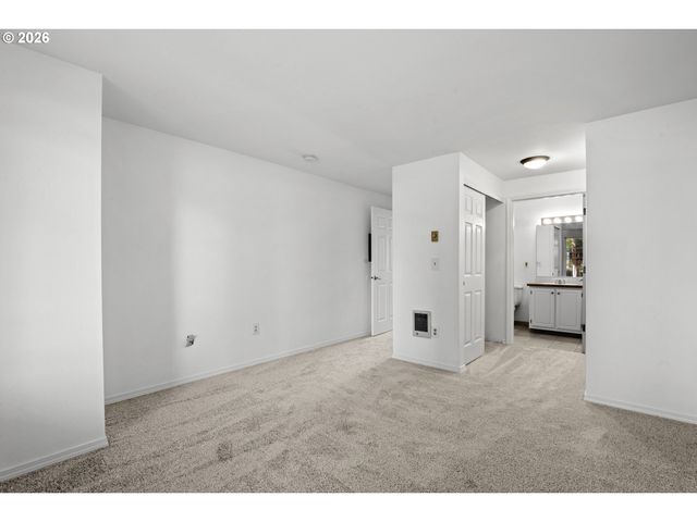 17516 Nw SPRINGVILLE Rd B7, Portland, OR 97229
