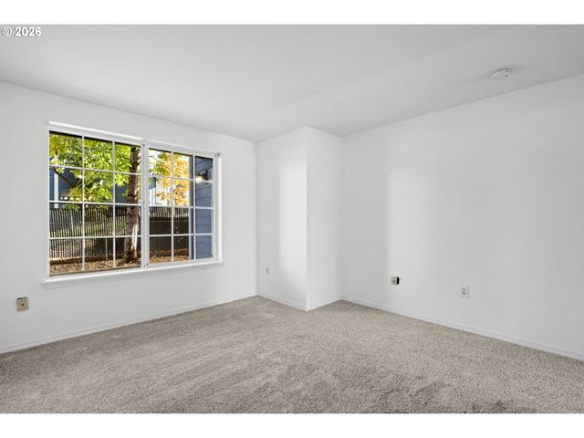17516 Nw SPRINGVILLE Rd B7, Portland, OR 97229