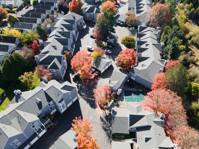 17516 Nw SPRINGVILLE Rd B7, Portland, OR 97229