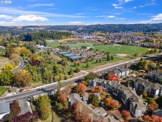 17516 Nw SPRINGVILLE Rd B7, Portland, OR 97229