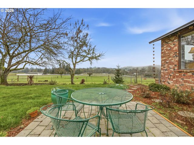 270 GLENWOOD Ct, Roseburg, OR 97471