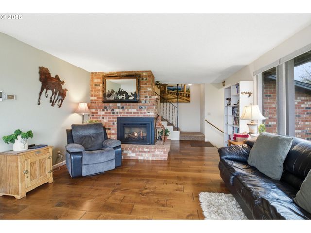 270 GLENWOOD Ct, Roseburg, OR 97471