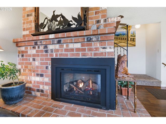 270 GLENWOOD Ct, Roseburg, OR 97471