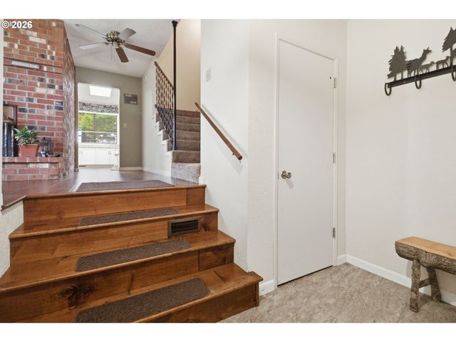 270 GLENWOOD Ct, Roseburg, OR 97471