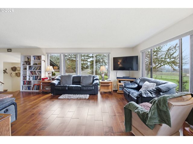 270 GLENWOOD Ct, Roseburg, OR 97471