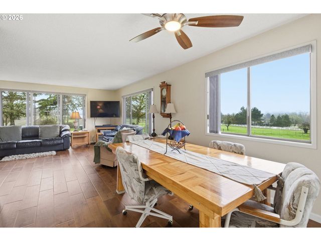 270 GLENWOOD Ct, Roseburg, OR 97471