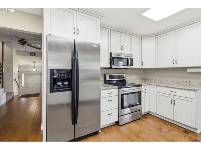 270 GLENWOOD Ct, Roseburg, OR 97471