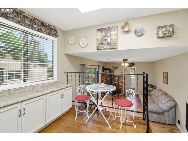 270 GLENWOOD Ct, Roseburg, OR 97471