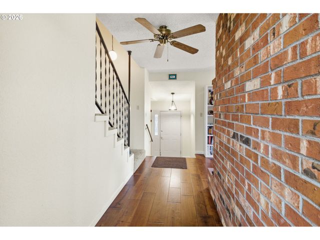 270 GLENWOOD Ct, Roseburg, OR 97471