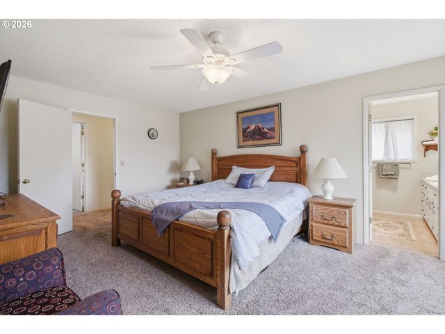 270 GLENWOOD Ct, Roseburg, OR 97471