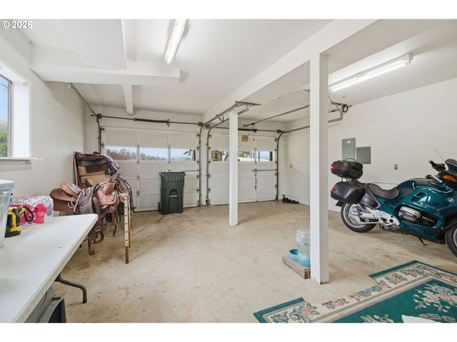 270 GLENWOOD Ct, Roseburg, OR 97471