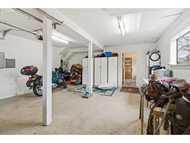 270 GLENWOOD Ct, Roseburg, OR 97471