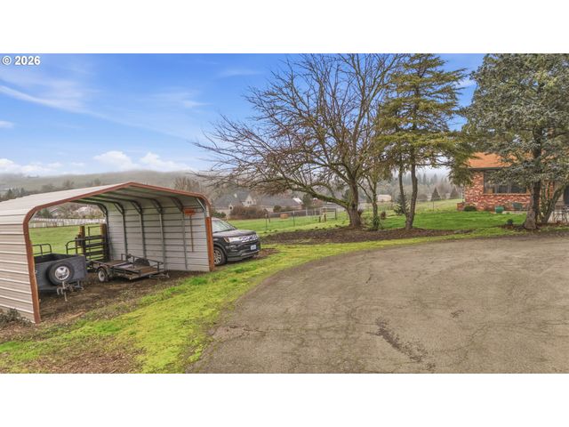 270 GLENWOOD Ct, Roseburg, OR 97471