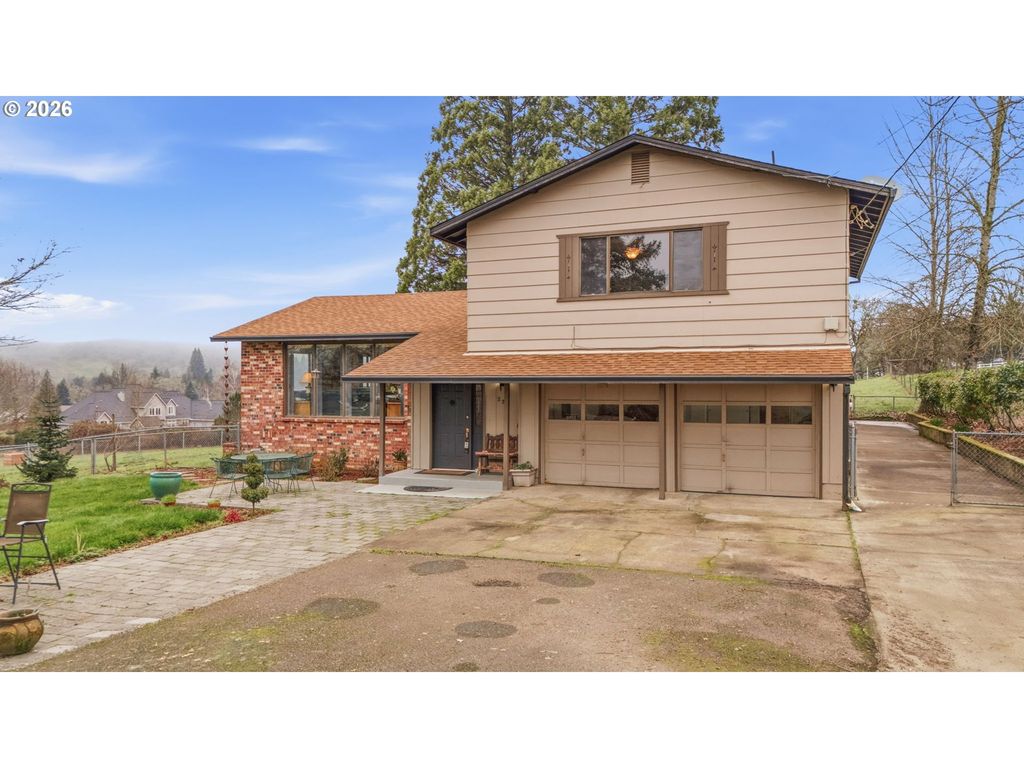 270 GLENWOOD Ct, Roseburg, OR 97471