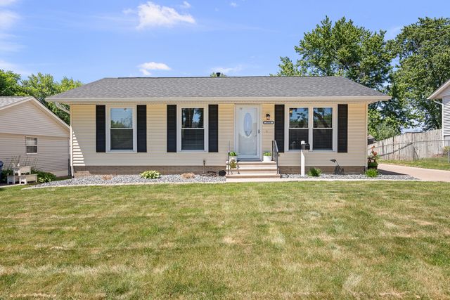 3524 W Columbia Avenue, Davenport, IA 52804