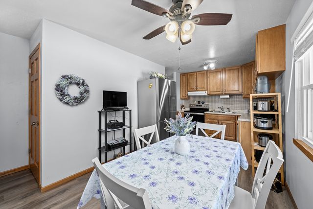 3524 W Columbia Avenue, Davenport, IA 52804