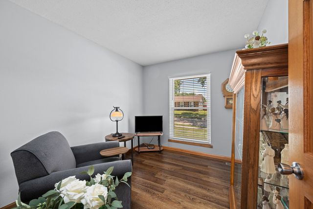3524 W Columbia Avenue, Davenport, IA 52804