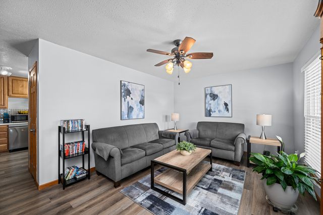 3524 W Columbia Avenue, Davenport, IA 52804