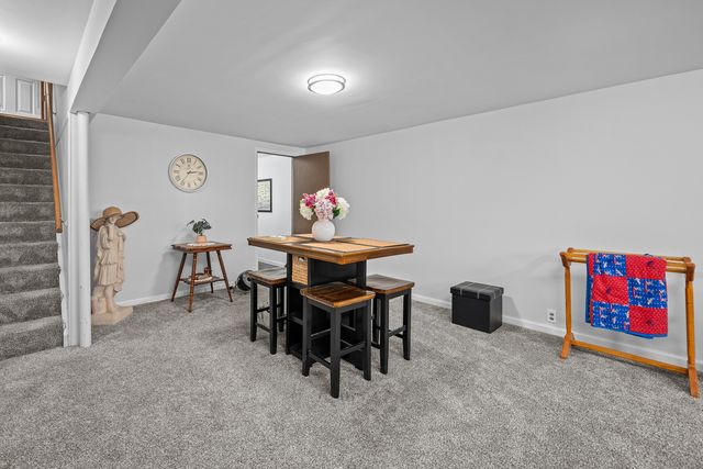 3524 W Columbia Avenue, Davenport, IA 52804