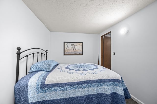 3524 W Columbia Avenue, Davenport, IA 52804
