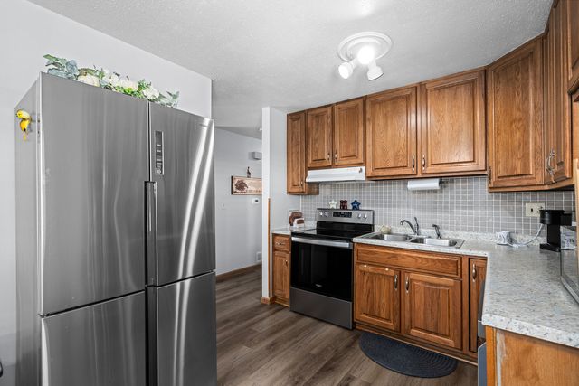 3524 W Columbia Avenue, Davenport, IA 52804