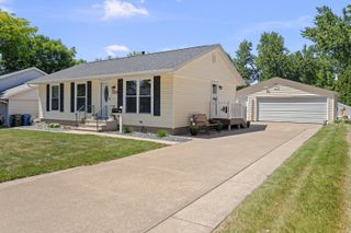3524 W Columbia Avenue, Davenport, IA 52804