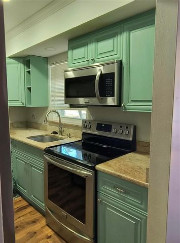 5112 LETITIA COURT, Tampa, FL 33624