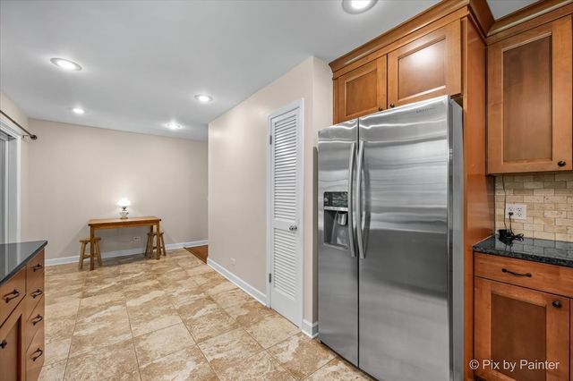 824 Skyline Drive, Barrington, IL 60010