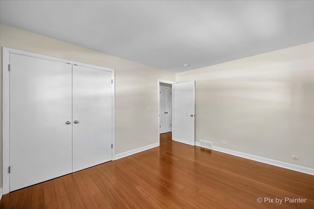 824 Skyline Drive, Barrington, IL 60010