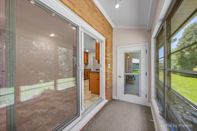 824 Skyline Drive, Barrington, IL 60010