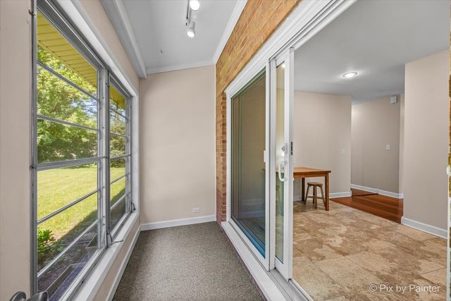 824 Skyline Drive, Barrington, IL 60010