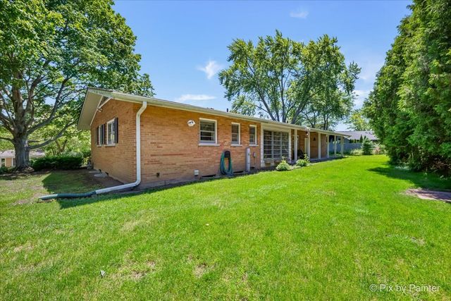 824 Skyline Drive, Barrington, IL 60010