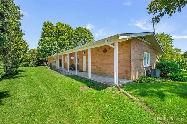 824 Skyline Drive, Barrington, IL 60010