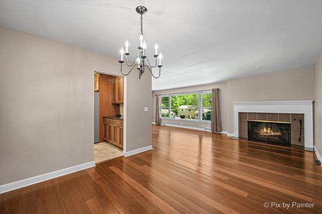 824 Skyline Drive, Barrington, IL 60010