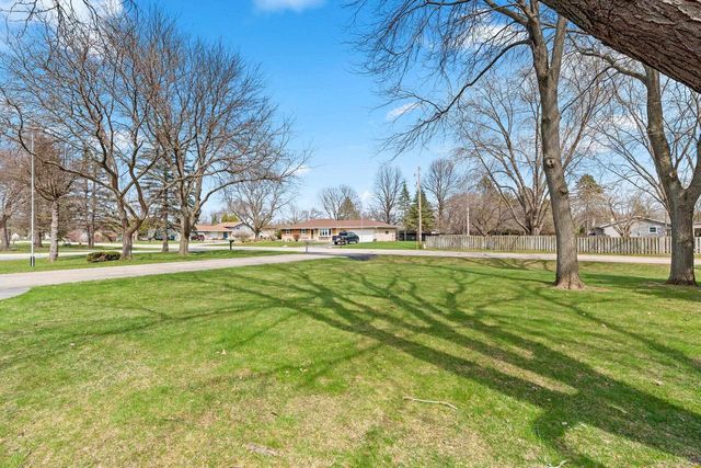 3005 N ABENDROTH STREET, Appleton, WI 54914