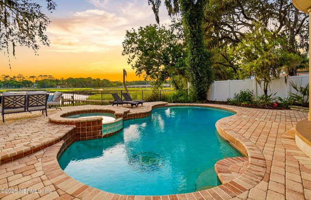 1722 HAMMOCK Circle W, Jacksonville, FL 32225