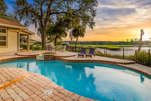 1722 HAMMOCK Circle W, Jacksonville, FL 32225
