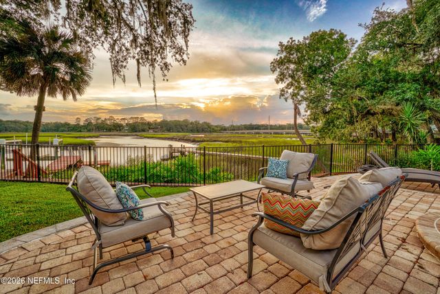 1722 HAMMOCK Circle W, Jacksonville, FL 32225