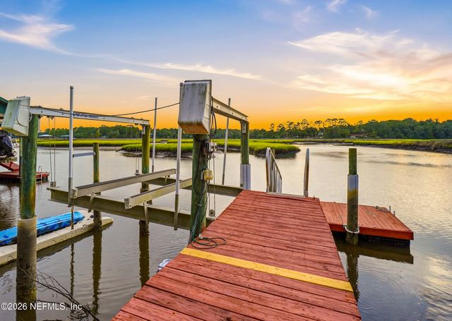 1722 HAMMOCK Circle W, Jacksonville, FL 32225