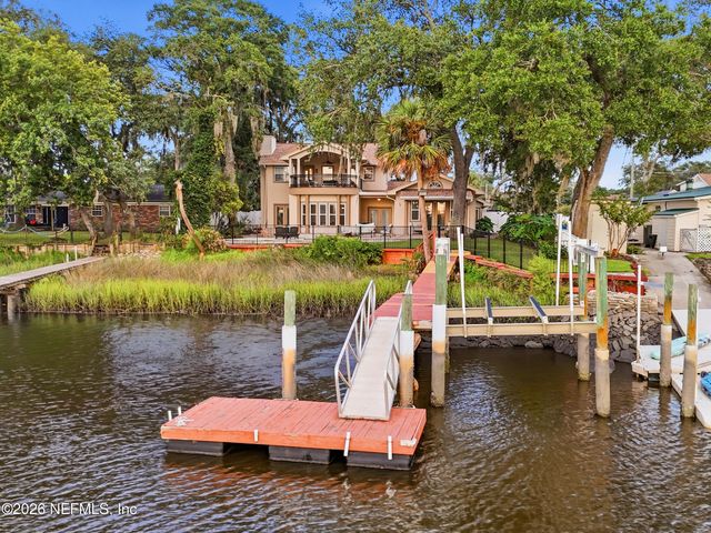 1722 HAMMOCK Circle W, Jacksonville, FL 32225