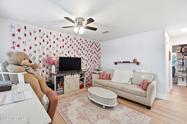 1722 HAMMOCK Circle W, Jacksonville, FL 32225