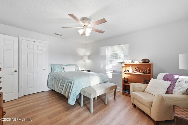 1722 HAMMOCK Circle W, Jacksonville, FL 32225