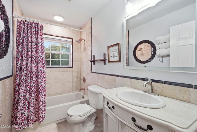 1722 HAMMOCK Circle W, Jacksonville, FL 32225